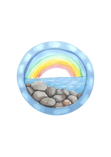 Ein bunten Regenbogen über Wasser mit Steinen im Vordergrund.